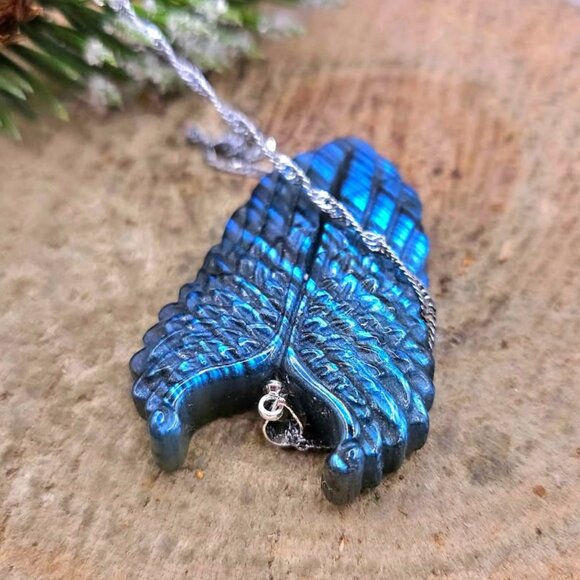 Nature Labradorite Carved Flashy Angel Wing Pendant Necklace - Picture 2 of 9